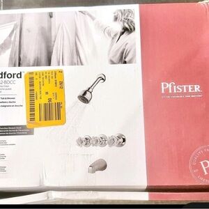 Bedford PFISTER Shower Faucet Set - Silver